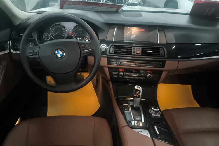 Used BMW 5 Series 2014 520Li Elegant Model
