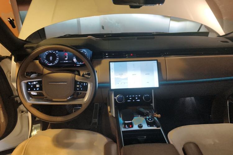 Used Land Rover Range 2023 3.0 L6 400 PS Extended Long-Wheelbase Version