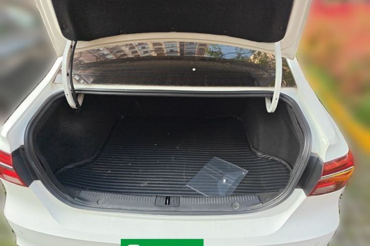 Used Roewe i6 2020 PLUS 1.6L CVT 4G Connected Glory Luxury Edition
