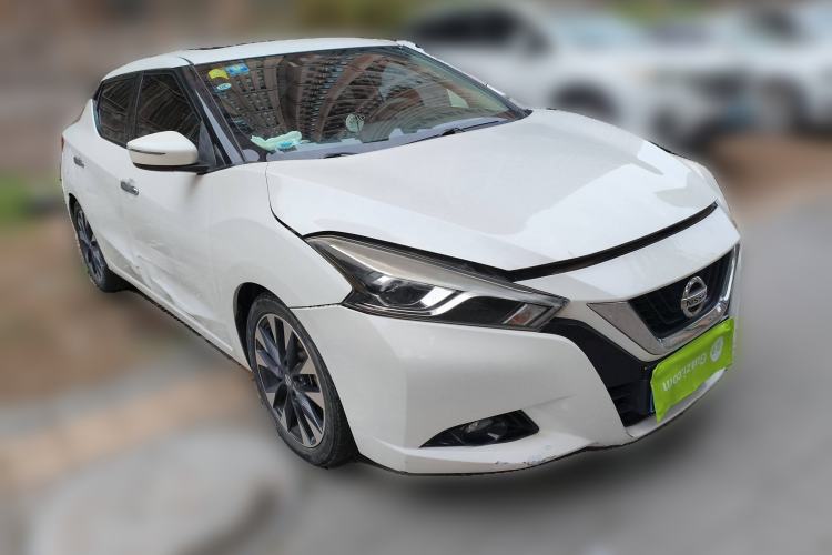 Used Nissan Lannia 2016 1.6L CVT Smart Cool Edition Front Right 45 Deg