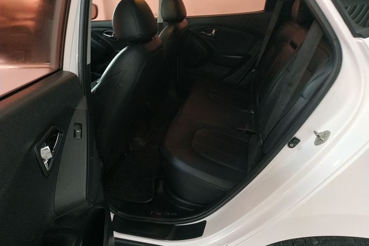 Used Hyundai ix35 2015 2.0L Automatic 2WD Smart Type China IV
