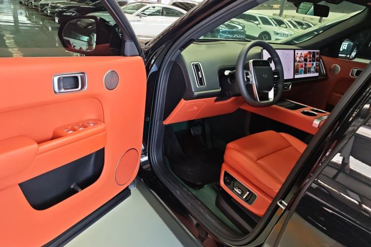 Used Li Auto L8 2023 Pro Model
