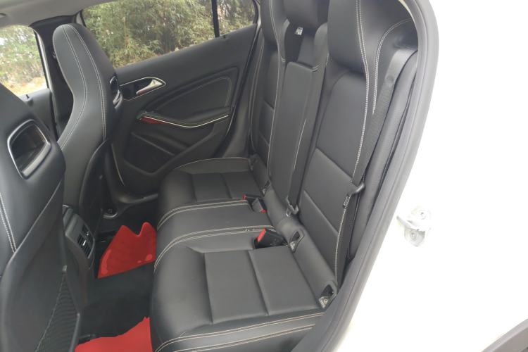 Used Mercedes-Benz GLA 2016 GLA 200 Fashion Model Left Rear Seat