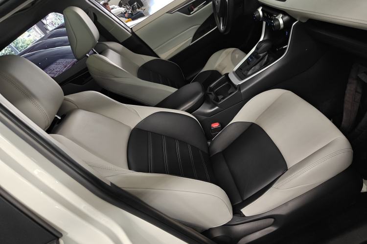 Used Toyota Wildlander 2020 2.0L CVT 4x4 Luxury Edition