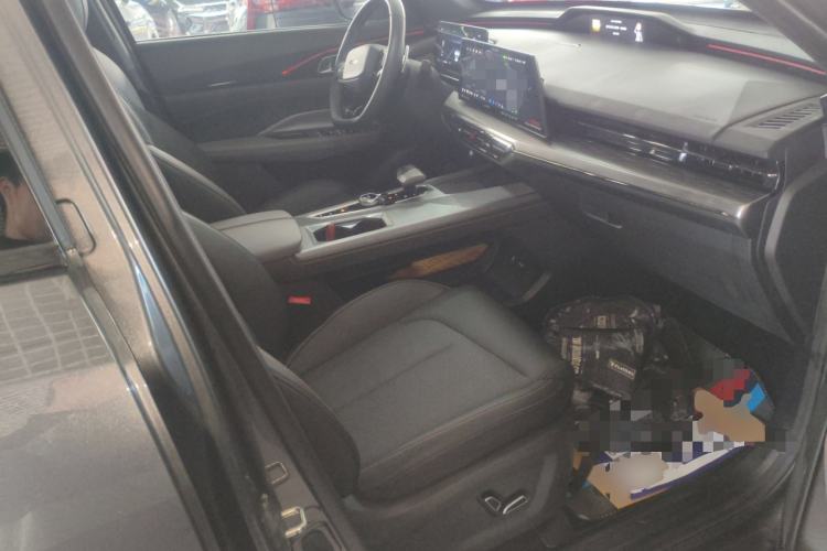 Used CHANGAN OSHAN Z6 2022 Blue Whale 1.5T DCT Smart Edition Urban Version Right Front Seat