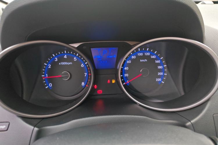 Used Hyundai ix35 2013 2.0L Automatic Two-Wheel Drive Smart GLS China IV Standard Instrument Cluster