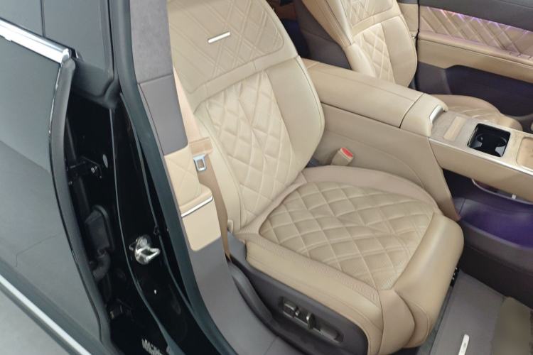 Used Nio ET9 2025 100kWh Signature Edition
