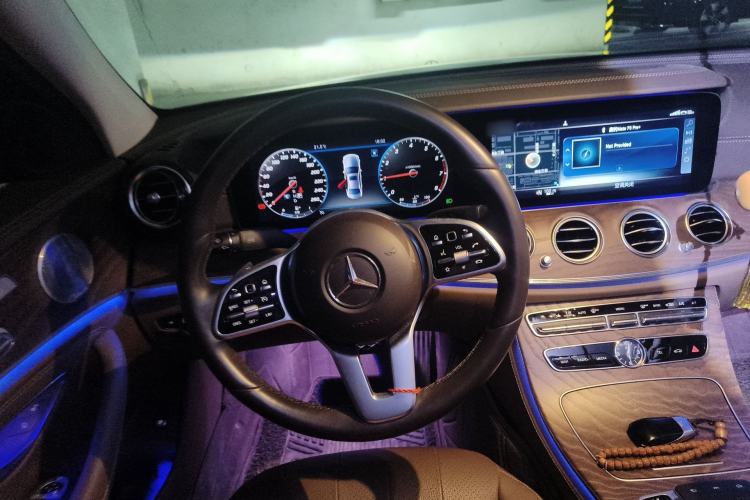 Used Mercedes-Benz E-Class 2019 Restyled E 300 L Luxury Edition Steering Wheel