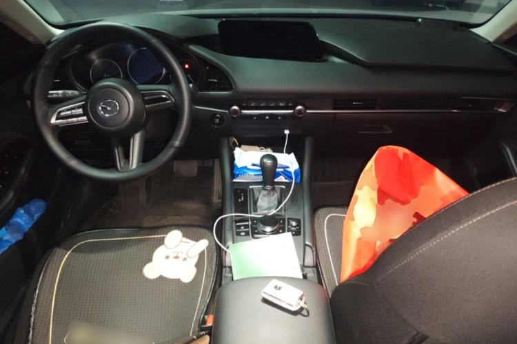 Used Mazda 3 Axela 2022 2.0L Automatic Zhiqing Edition Center Console