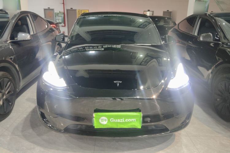Used Tesla Model Y 2023 Rear-Wheel-Drive Version Front