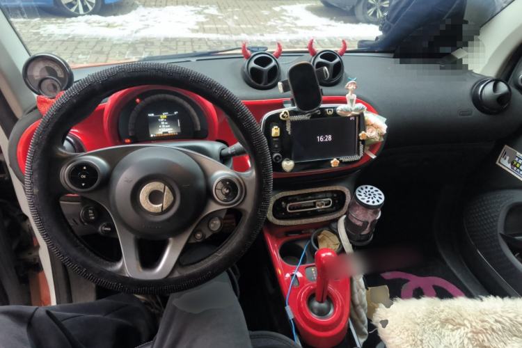 Used smart fortwo 2017 1.0L 52kW New Sound Special Edition China V Emission Standard
