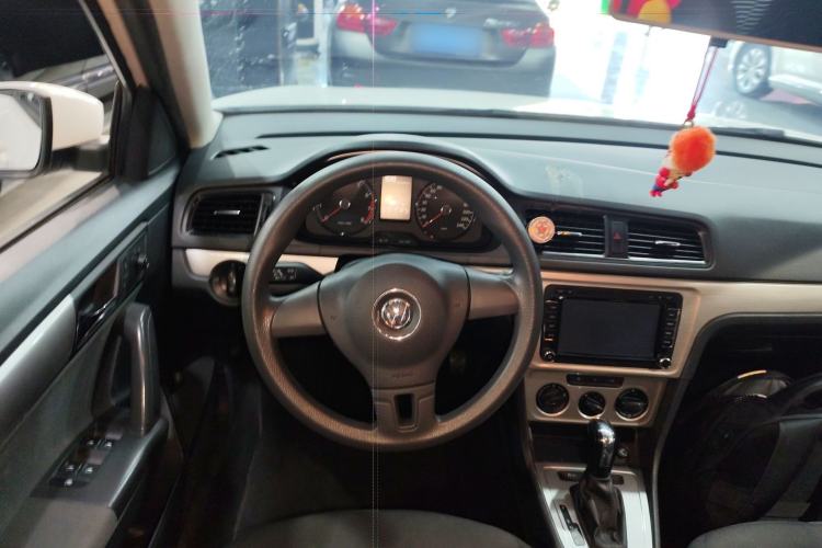 Used Volkswagen Lavida 2015 1.6L Automatic Fashion Edition