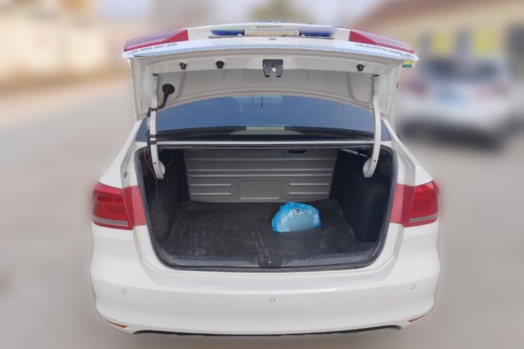 Used Volkswagen Santana 2015 1.6L Manual Comfort Edition
