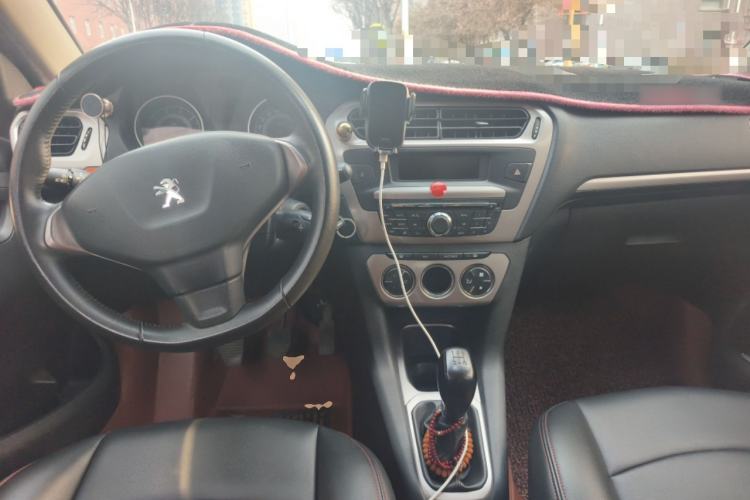 Used Peugeot 301 2014 1.6L Manual Luxury Edition Center Console