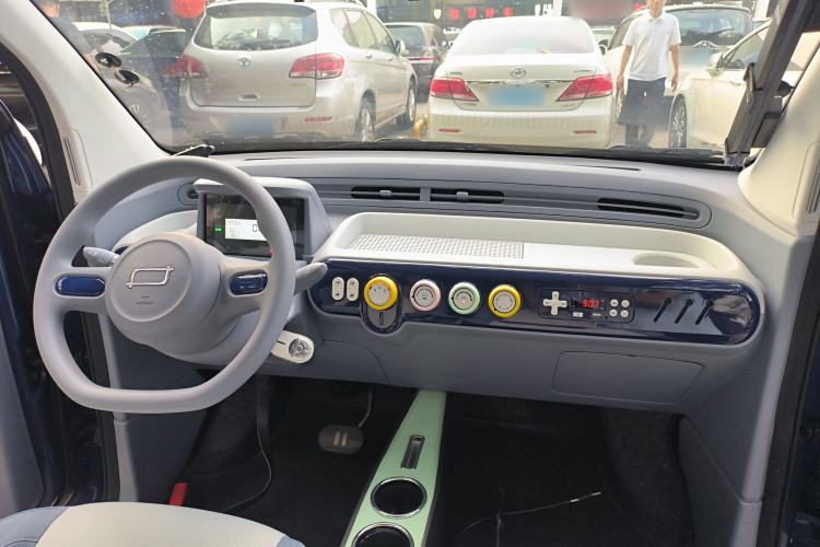 Used Bestune Pony 2024 122km range cute pony Center Console