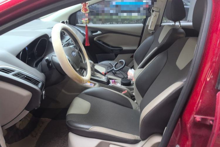 Used Ford Focus 2012 Hatchback 1.6L Automatic Fashion Edition
