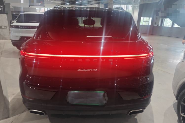 Used Porsche Cayenne E-Hybrid 2024 Cayenne E-Hybrid 2.0T Rear