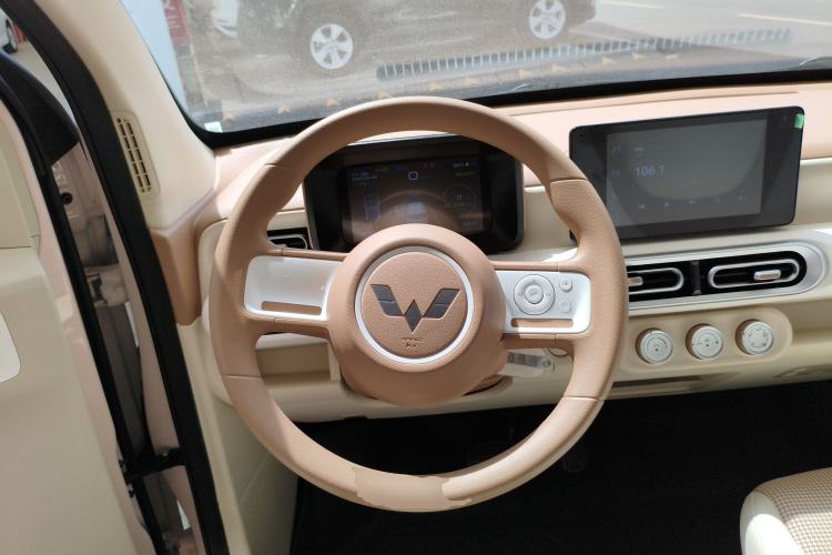 Used Wuling Hongguang MINIEV 2024 3rd Generation 215km Advanced Version
