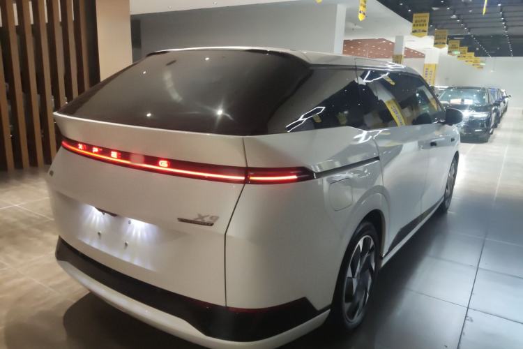 Used XPeng X9 2024 640 All-Wheel Drive High-Performance Max
