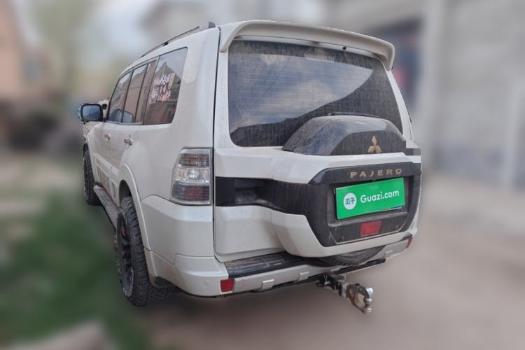 Used Mitsubishi Pajero 
