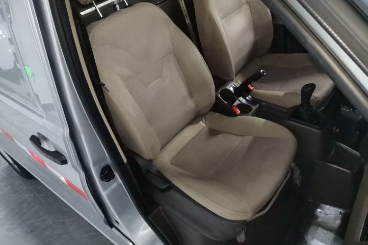 Used Wuling Rongguang S 2023 1.5L Basic Enclosed-Window Vehicle 2 Seats

