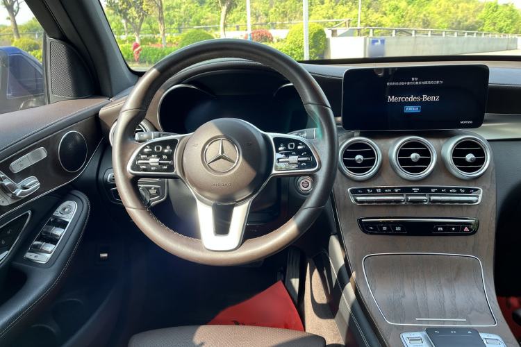 Used Mercedes-Benz GLC 2020 Facelift GLC 300 L 4MATIC Dynamic Edition Interior 2