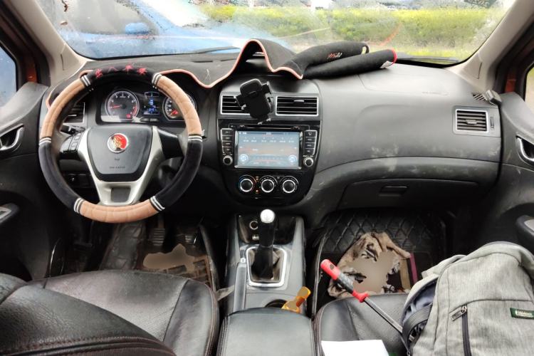 Used FORTHING Joyear X5 2013 1.6L Manual Luxury Model China IV Standard Center Console