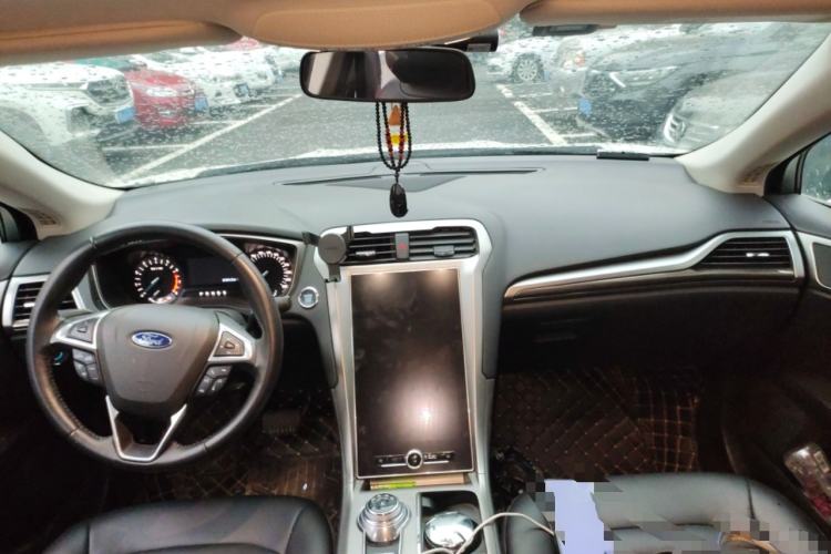 Used Ford Mondeo 2020 EcoBoost 180 Stylish Model Center Console