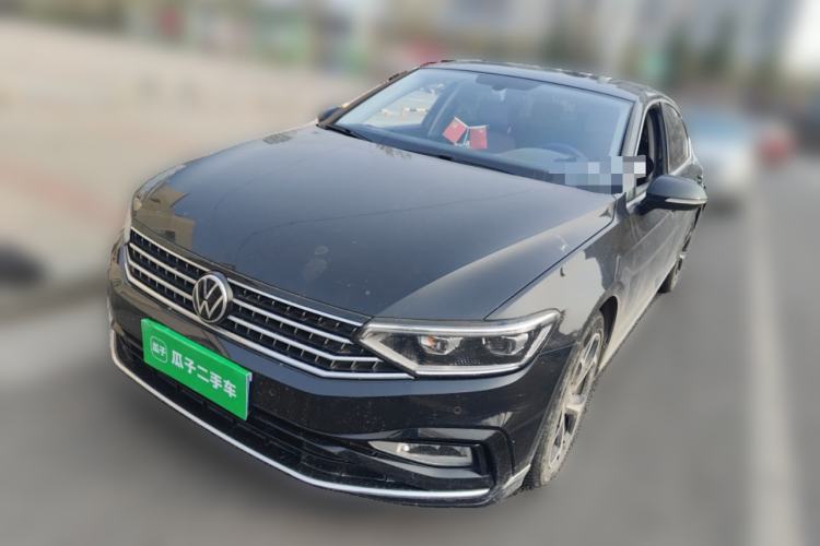 Used Volkswagen Magotan 2023 2 Million Units Limited Edition 330TSI DSG Leading Version Front Left 45 Deg