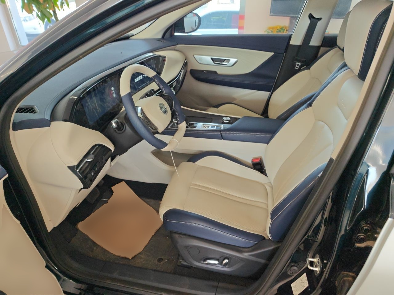 Dongfeng Aeolus Huge 2022 Mach Dual-Motor 1.5T MHD Dare-to-Dream Edition — снимка 15