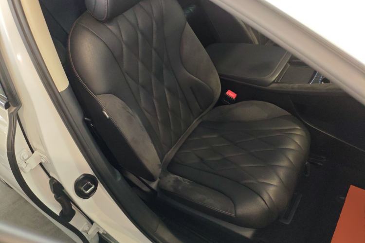 Used Roewe D7 2023 DMH 125km Excellence Edition Right Front Seat