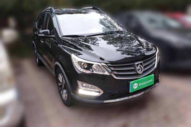 Used Baojun 560 2015 1.8L manual luxury version
