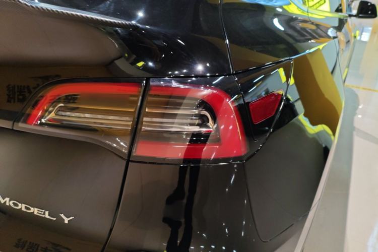 Used Tesla Model Y 2022 Long-Range All-Wheel-Drive Version Exterior 3