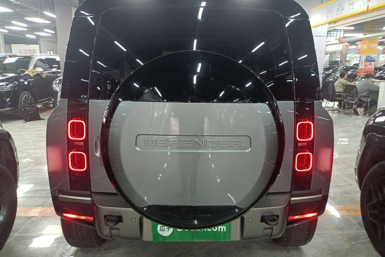 Used Land Rover Defender 2023 110 3.0T P400 X-DYNAMIC HSE
