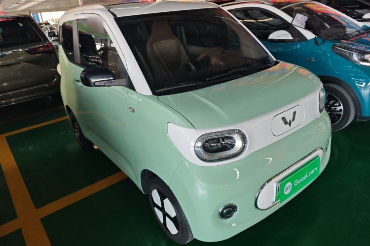 Used Wuling Hongguang MINIEV 2024 3rd Generation 215km Advanced Version Front Right 45 Deg