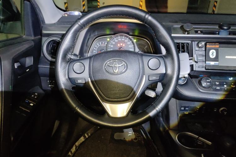 Used Toyota RAV4 2016 2.0L CVT Two-Wheel Drive Comfort Edition China V Standard
