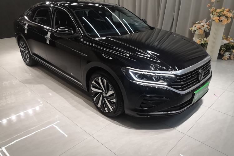 Used Volkswagen Passat 2023 Facelift 330TSI Luxury Edition
