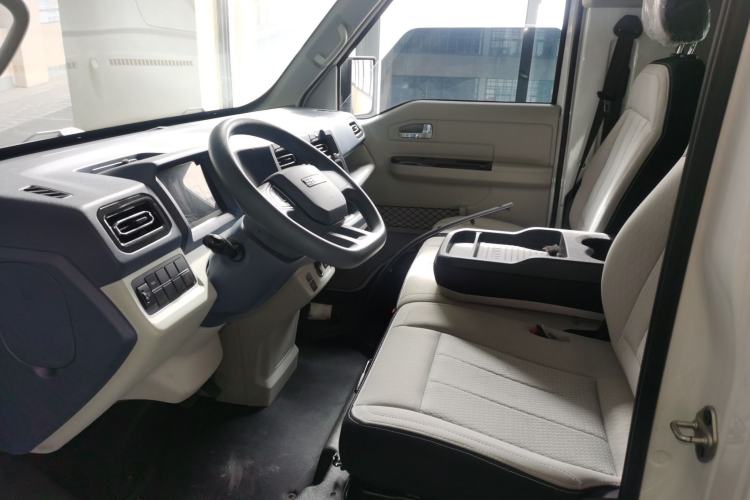 Used SRM New Energy E3 2025 Fudi 310KM Practical Passenger Vehicle
