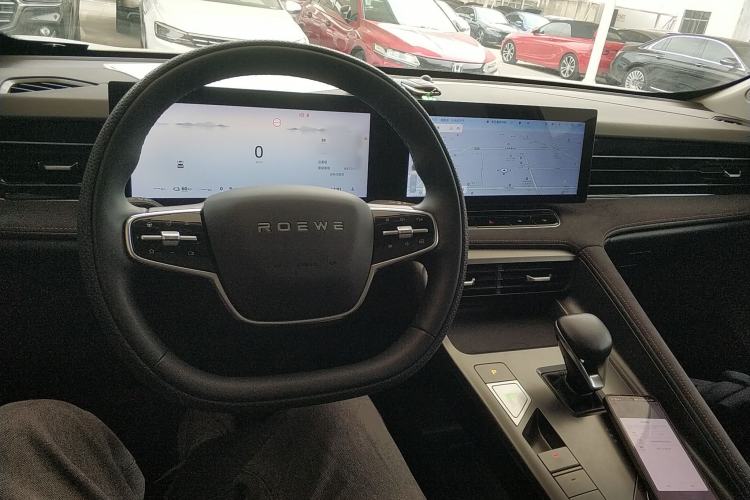 Used Roewe D5X DMH 2024 135 Tech Edition
