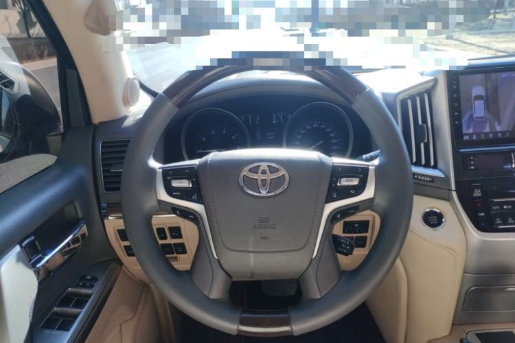 Used Toyota Land Cruiser 2012 4.6L Automatic VX-R Steering Wheel