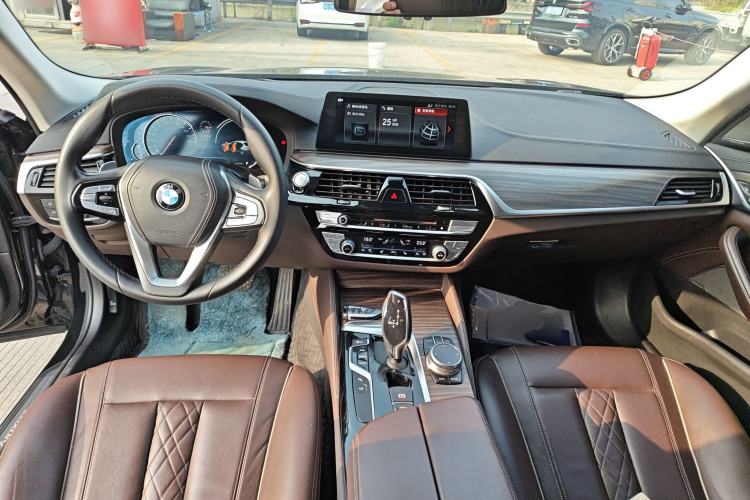 Used BMW 5 Series 2018 Facelifted 530Li Luxury Edition Premium Package
