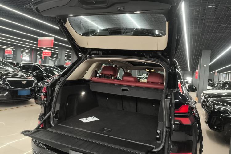 Used BMW X5 2023 xDrive 30Li Luxury M Sport Package Trunk