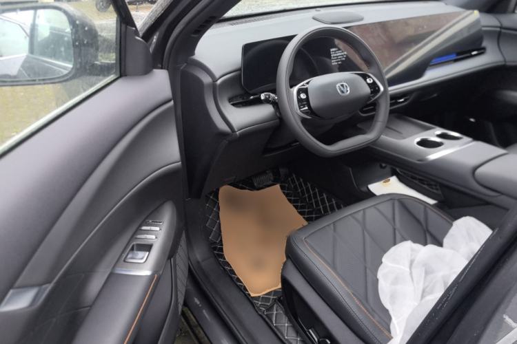 Used CHANGAN CS75 PLUS 2025 4th Generation 1.5T New Blue Whale Smart Flagship Version
