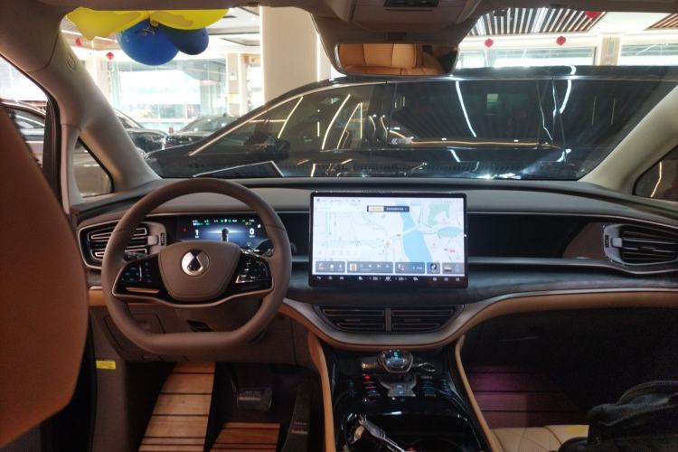 Used Denza D9 2023 DM-i 965 Luxury Model