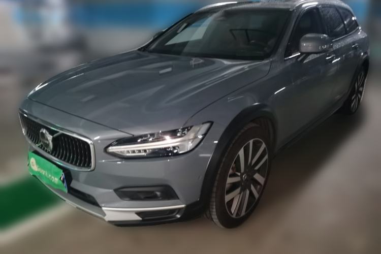 Used Volvo V90 2022 Cross Country B5 AWD Prestige Edition