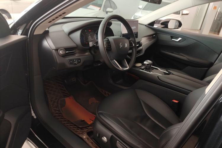 Used Hongqi E-QM5 2021 Online Booking Charging Basic Edition 5 Seats Left Front Seat