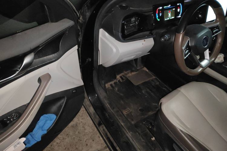 Used BYD Qin PLUS 2023 Champion Edition DM-i 55KM Leading Model Driver Seat