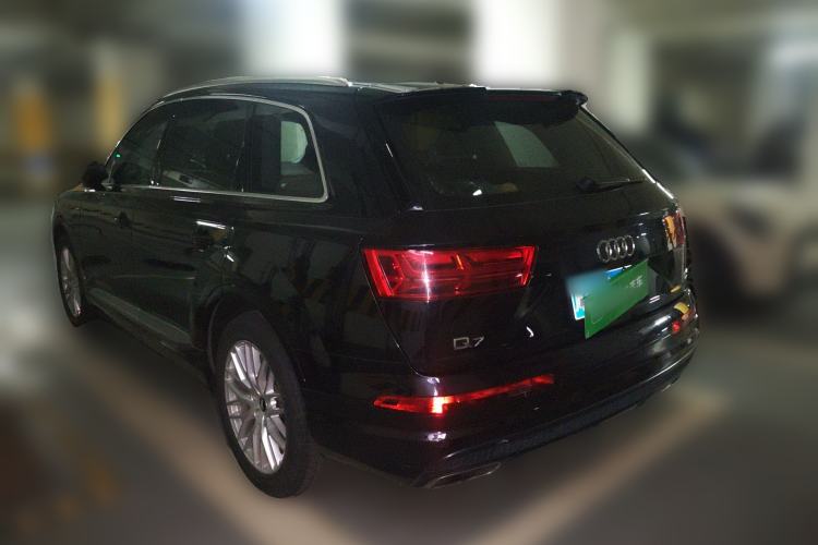 Used Audi Q7  Rear Left 45 Deg