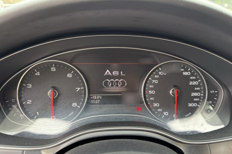 Used Audi A6L 2015 35 FSI quattro Technology Edition Interior 8