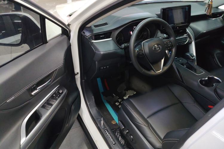 Used Toyota Harrier 2022 2.0L CVT Two-Wheel Drive Deluxe Edition